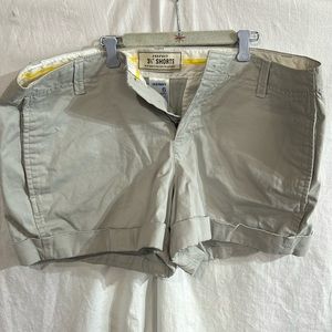 Khaki 3.5 inch perfect favorite shorts Old Navy